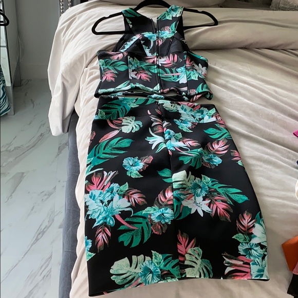 Top and skirt combo - Picture 5 of 5